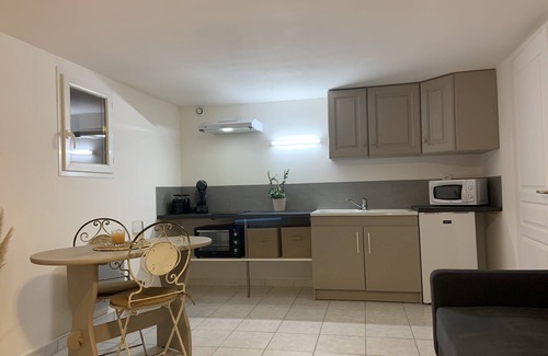 Champcevinel Apartamento | PERIGUEUX CHAMPCEVINEL DORDOGNE STUDIO SWIMMING POOL.