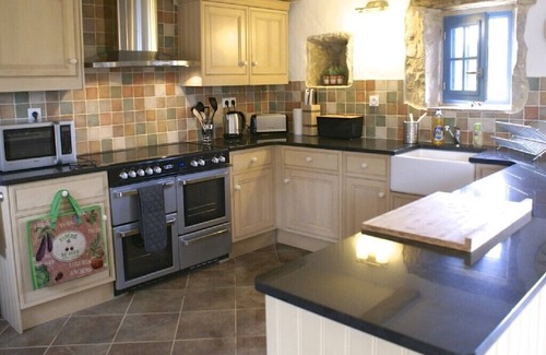 Villeneuve d'Aveyron Casa | Época Granja, capacidad para 12 personas, piscina grande de 12 mx 6 m, granero, gran jardín, patio