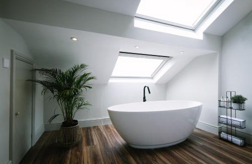 Lancaster Casa | Period Retreat for 6, explore the Lake District