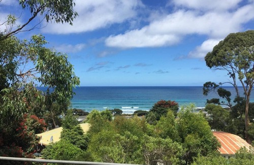 Separation Creek Casa | Periton Lodge ~ Charming 1950's Beach House, Stunning Ocean Views, walk to beach