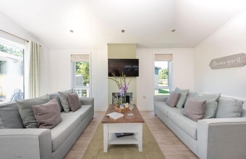 Lifton Casa | Periwinkle Lodge, 3 Roadford Lake Lodges