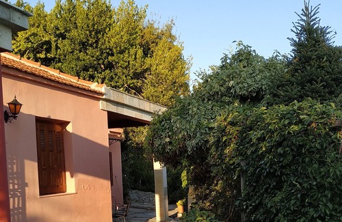 Milies Cabaña | Perky Roses Home, Milies Magnesias, Pelion Mountain, Volos, 37010, Grecia