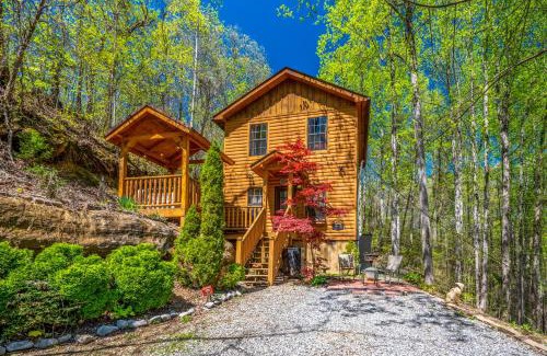 Sevierville Casa | PERMANENT VACATION-Private Honeymoon Cabin with Hot Tub