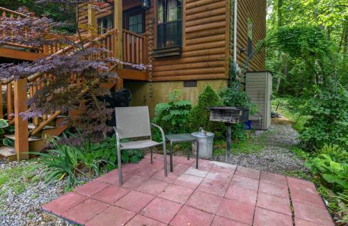 Sevierville Casa | PERMANENT VACATION-Private Honeymoon Cabin with Hot Tub