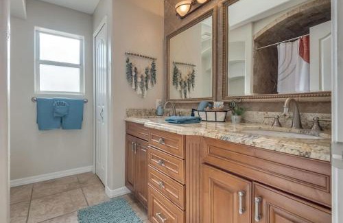 Lake Havasu City Casa | Peruvian-4 Bed Desert Oasis -Pool, Hot-Tub &Outdoor Kitchen
