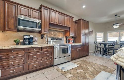 Lake Havasu City Casa | Peruvian-4 Bed Desert Oasis -Pool, Hot-Tub &Outdoor Kitchen