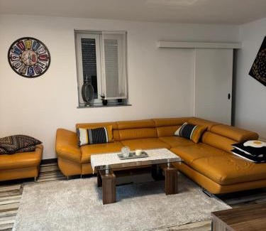 Braunau am Inn Apartamento | Perviz