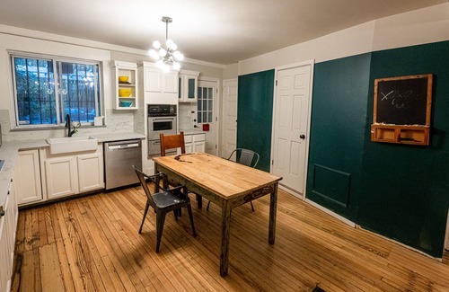 Prospect-Lefferts Gardens Historic District Apartamento | Brooklyn Brownstone Full Floor Apartment - wifi gratis y café. Prospect Park.