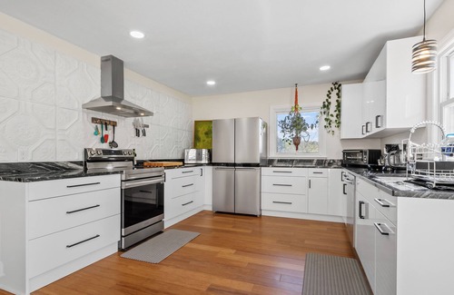 Asheville Casa | Pet Friendly 2 bed/2 bath, Hot Tub, Pool, Large Yard, West Asheville