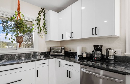 Asheville Casa | Pet Friendly 2 bed/2 bath, Hot Tub, Pool, Large Yard, West Asheville