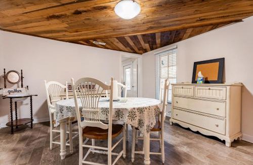 Cary Casa | Pet-Friendly 2BR Ranch Wifi Parking Near RTP