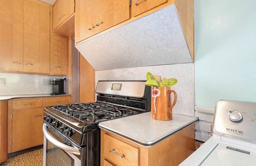 Manistee Casa | Pet Friendly 3 Bed house close to everything!