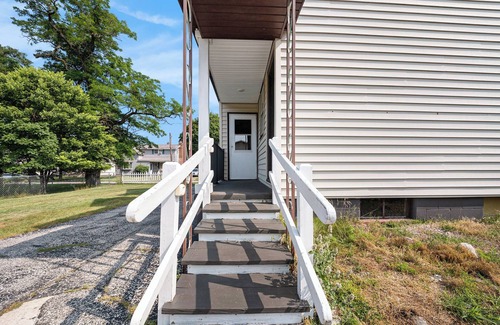 Manistee Casa | Pet Friendly 3 Bed house close to everything!