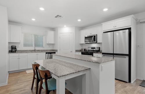 Winchester Casa | Pet Friendly 3 br/2.5 bath, Single Family Home with Private Yard, Community Park