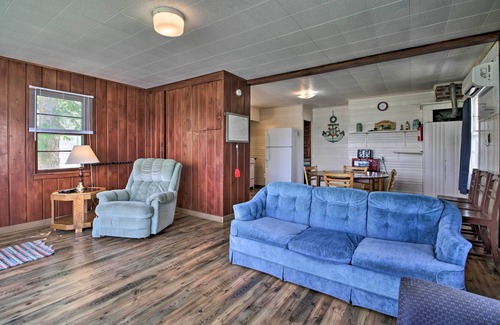 Dent Cabina | Pet-Friendly Beachfront Dent Cabin w/ Grill!