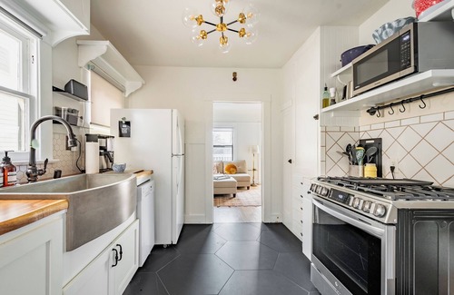 South Park Casa | Pet-Friendly Blanca Bungalow Artist Retreat in sunny San Diego