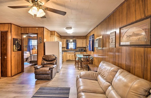 Greers Ferry Cabina | ¡NUEVO! Lakefront Cabin w / Dock y deslizamiento de barco cubierto!