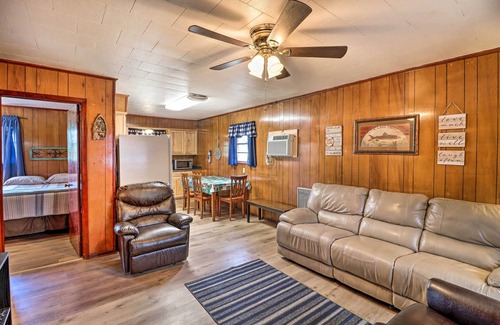 Greers Ferry Cabina | ¡NUEVO! Lakefront Cabin w / Dock y deslizamiento de barco cubierto!