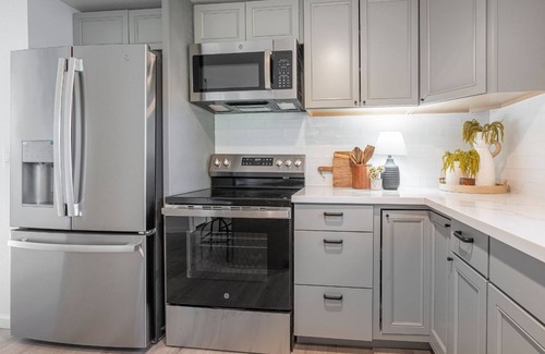 Deschutes River Woods Casa | Pet friendly close in on 1 Acre, 3-bedroom house with A/C in Bend + RV Hook up