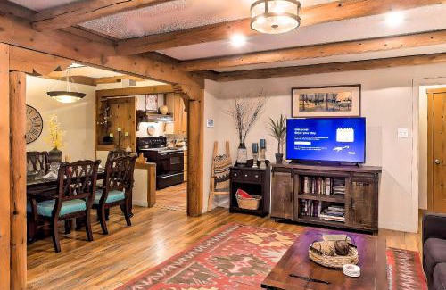 Clovis Casa | Pet-Friendly Clovis Home Yard, Pergola and Hot Tub