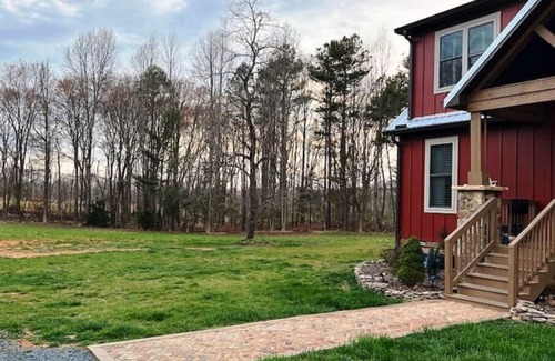 Ether Cabaña | Pet Friendly Country Cottage Near NC Zoo