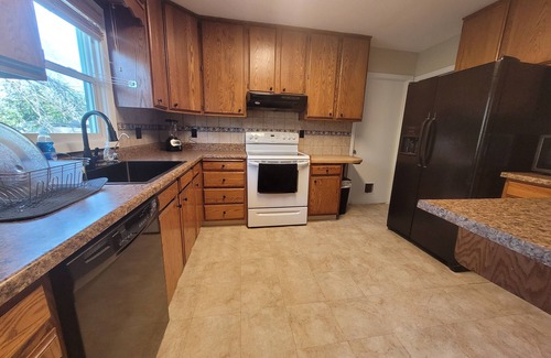 The Dalles Casa | Pet Friendly, Cozy Home, Near Hospital