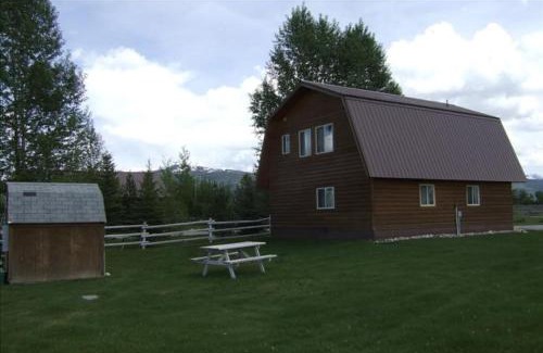Driggs Casa | Pet Friendly Darby Barn in Teton Valley