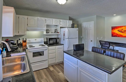 Des Moines Casa | Pet-Friendly Des Moines Retreat w/ Game Room!
