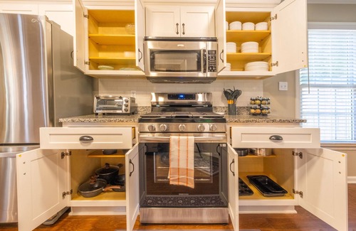 Inman Casa | Pet Friendly Extended Stay with Fire Pit and Patio