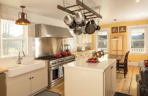 West Townshend Casa | Pet-friendly Farmhouse, near hiking!