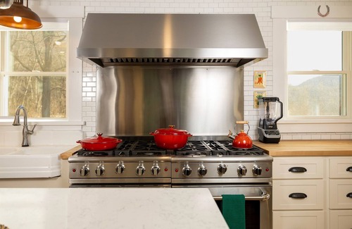 West Townshend Casa | Pet-friendly Farmhouse, near hiking!