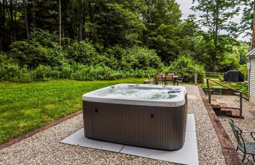 West Townshend Casa | Pet-friendly Farmhouse, near hiking!