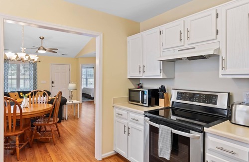 Wake Forest Casa | Fenced Yard * Pet Friendly * Walk to Downtown