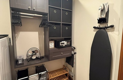 Middleton Apartamento | Pet Friendly Fully Furnished Modern 1-Bedroom Oasis with Private Outdoor Retreat