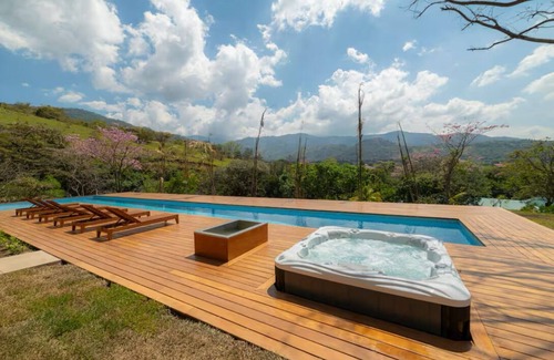 Santa Ana Apartamento | Pet Friendly, garden and washine machine