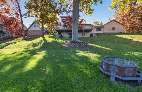 Grass Lake Casa | Pet-friendly Grass Lake Hideaway