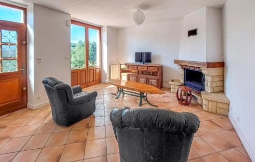 Nanteuil-en-Vallee Casa | Pet Friendly Home In Nanteuil-En-Vallée With Wifi