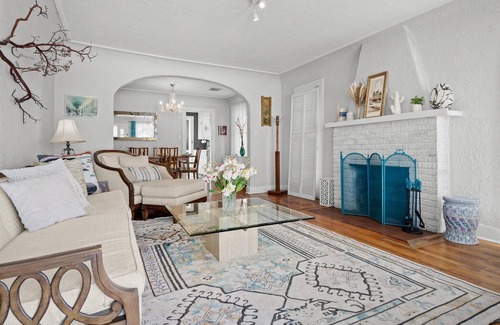 Coronado Casa | Pet-friendly historic Downtown Phoenix home w/ private yard, BBQ grill, and more