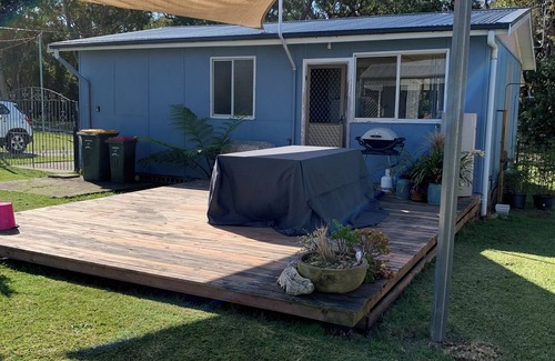 Culburra Beach Cabaña | Pet friendly holiday cottage close to beach and river.