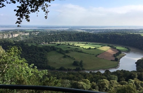 Chepstow Cabaña | Pet friendly 'Home from Home in the Wye Valley Wales