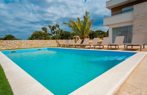 Kolan Casa | Casa que admite mascotas en Mandre