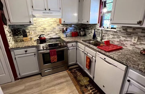 Southwest Raleigh Apartamento | Pet friendly home near NCSU/Centennial/Meredith