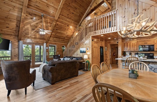 My Mountain Cabina | Pet Friendly, Hot tub, Pool Table, Near Hiking Trails, Lake, River