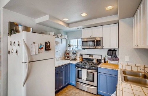 Speer Casa | Pet Friendly I Hip home in Baker I 5-star Location