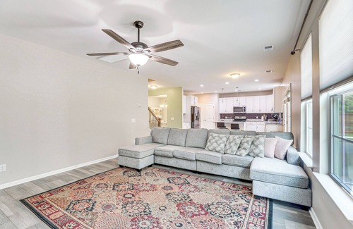 Ladson Casa | Pet-Friendly Ladson Home: 23 Mi to Charleston!
