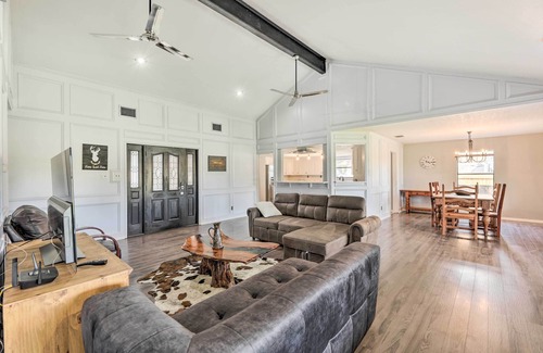 Lockhart Casa | Pet-Friendly Lockhart Home w/ Private Yard!