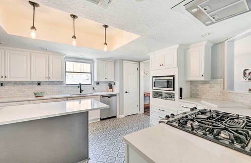 Lockhart Casa | Pet-Friendly Lockhart Home w/ Private Yard!