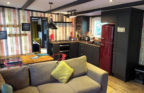New Forest District Cabina | Pet Friendly Lodge - Sleeps6 - Long Stay Discount