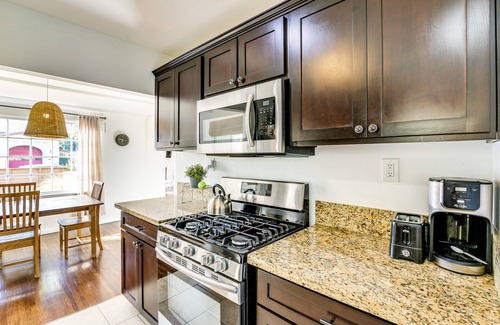 North Long Beach Casa | Spanish-Style Long Beach Bungalow Near Beaches!