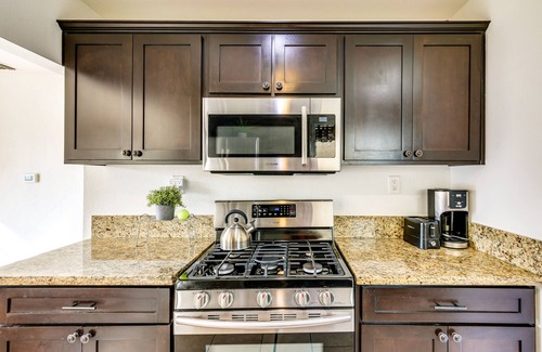 North Long Beach Casa | Spanish-Style Long Beach Bungalow Near Beaches!
